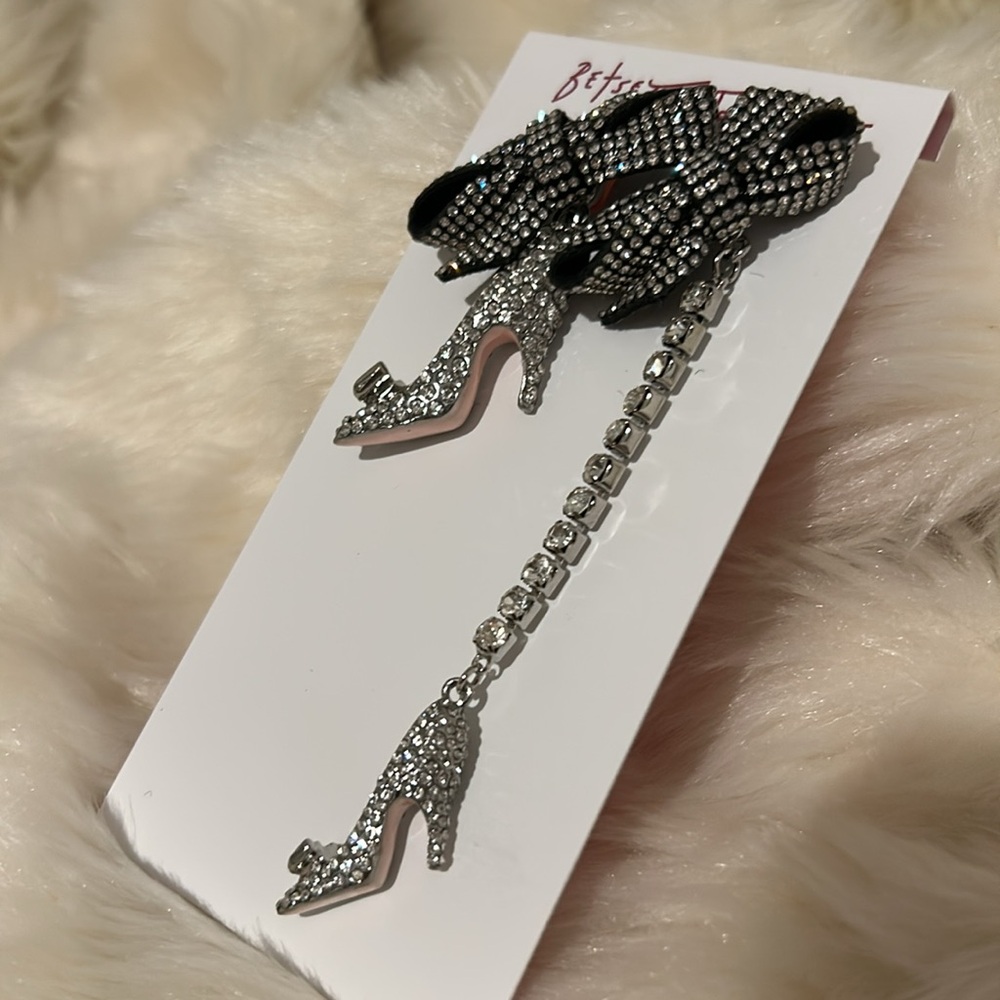 New Betsey Johnson BETSEYS HOLIDAY MISMATCH Crystal High Heels Bow EARRINGS NWT - Picture 7 of 16